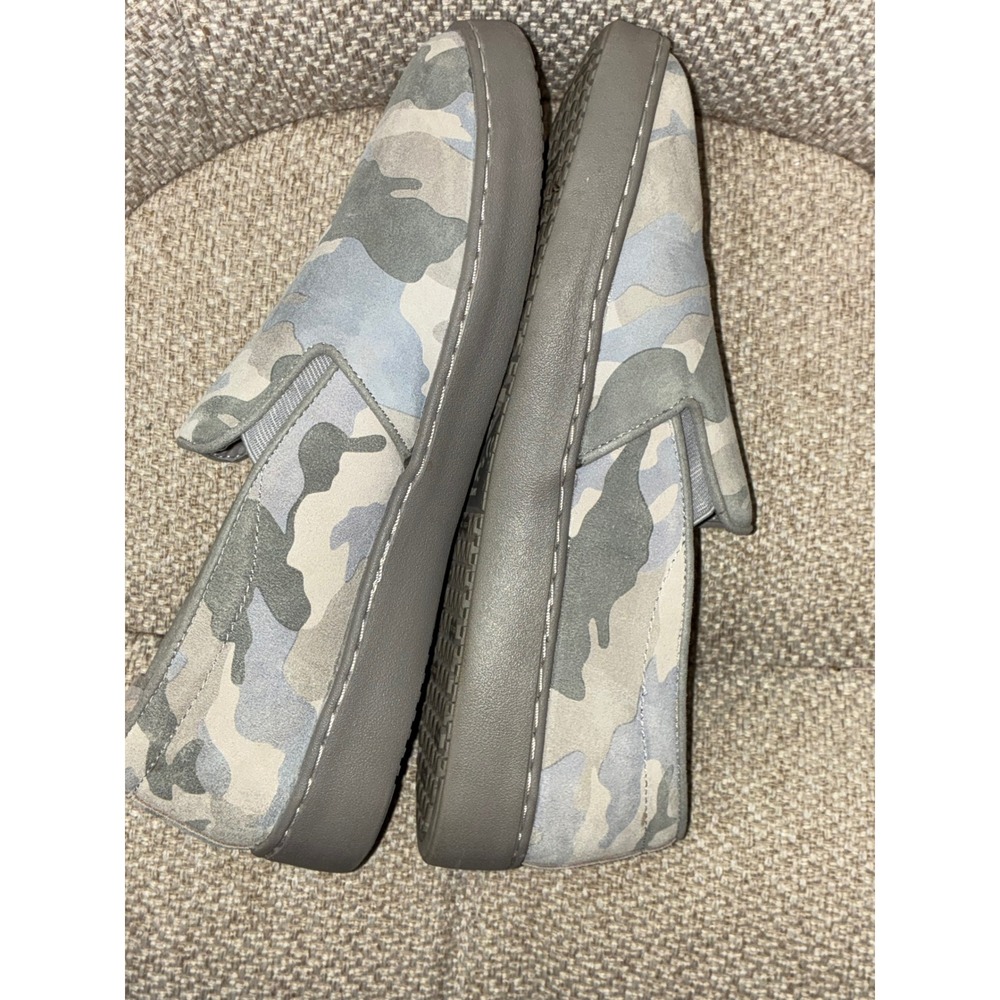 Vionic Pro Avery Camo Slip On Sneakers Gray Blue Suede Wide Width 10 - Picture 5 of 10